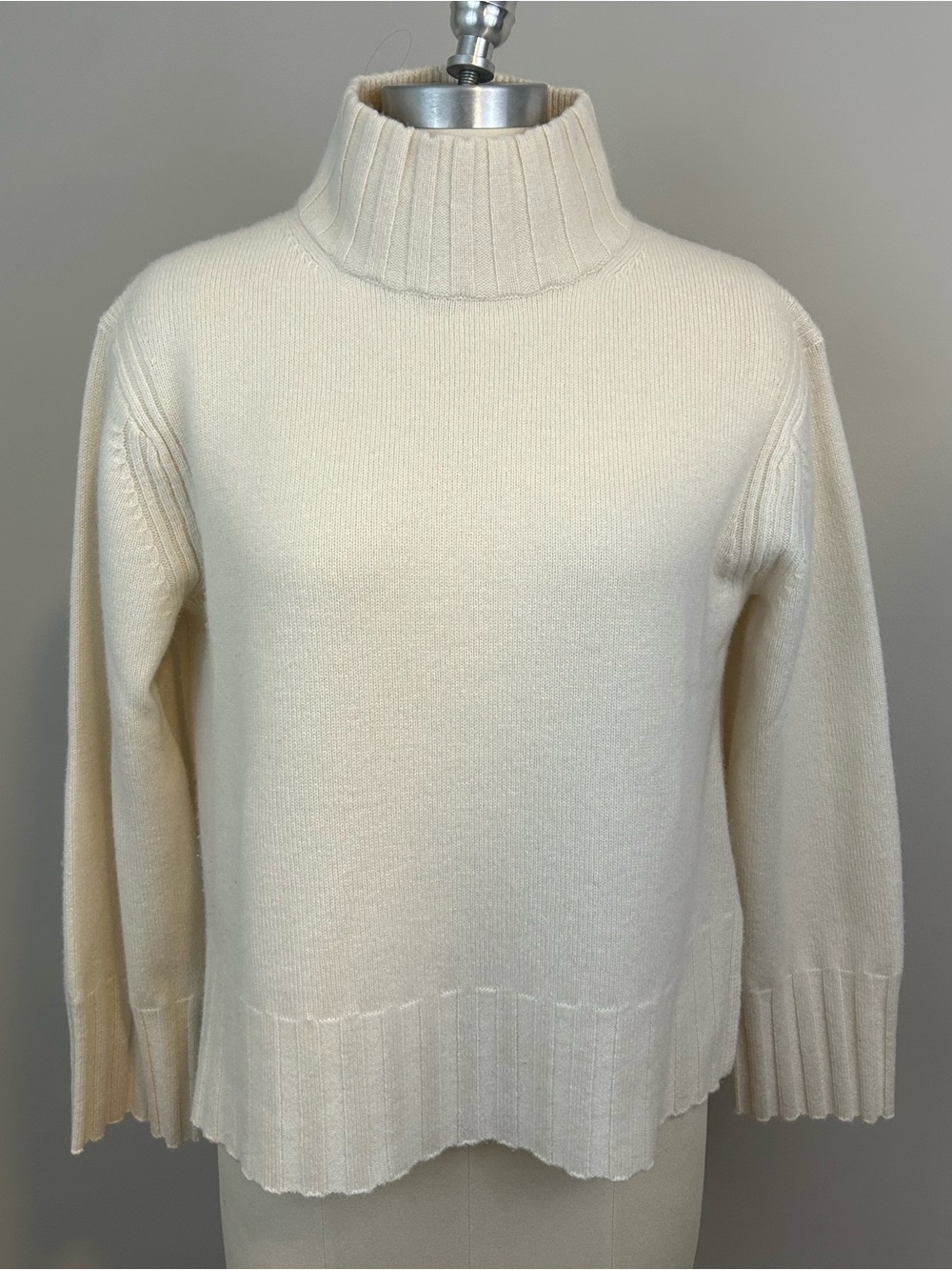 J. Crew 100% Cashmere Boxy Ivory Mock-neck Sweater Sz Medium
